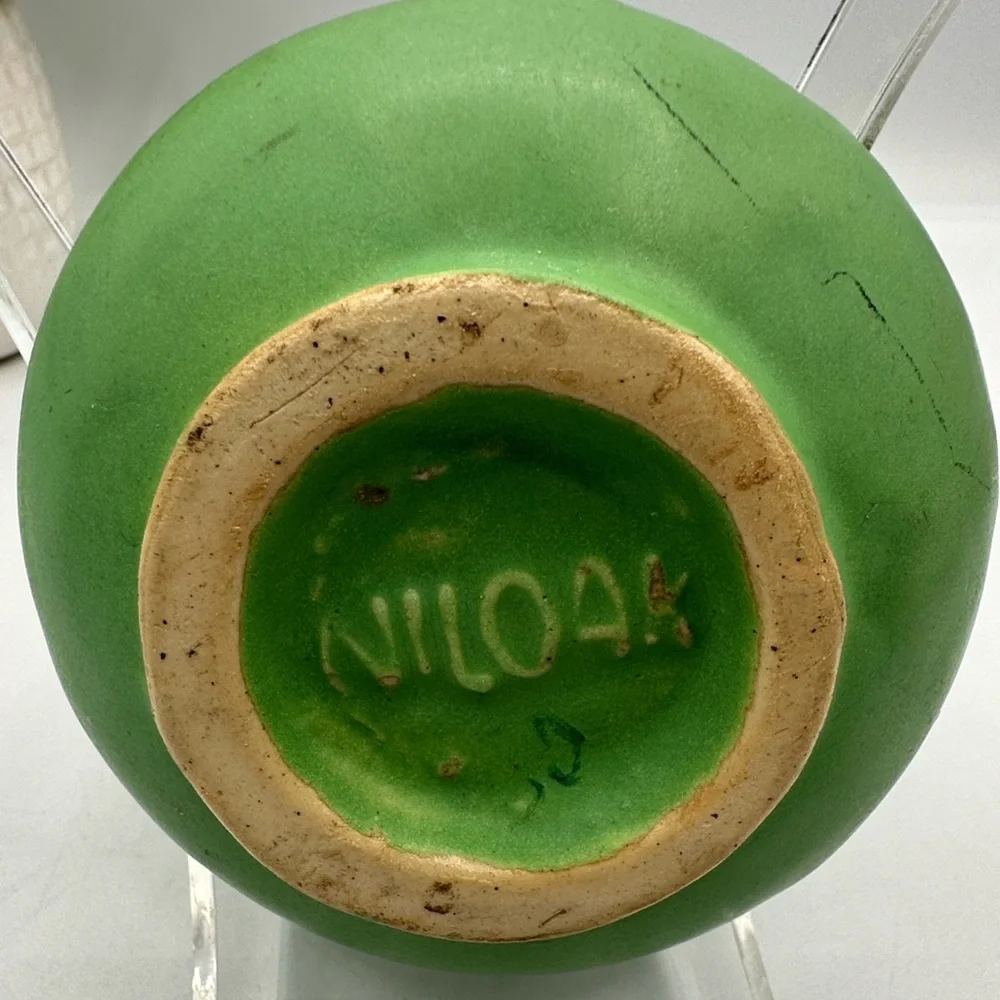 Niloak MCM, Rare Pottery Green Matte Bud Vase Pitcher. 1920s-1940s